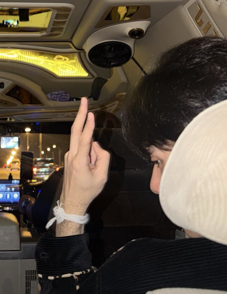 Tprssn's tweet photo. อ้วมฝ้ายเต็มแขนเลย ถูกรักอย่างดีจากคนที่บ้านเลยหนิ 🫳🏻🫳🏻 ไม่มีพรที่ไหนยิ่งใหญ่เท่าพรจากพระในบ้าน กลับมาทำงานรอบนี้ขอให้ไม่เจ็บไม่ป่วยแล้วน๊า

#KengHarit https://t.co/Sz7EayRnL2