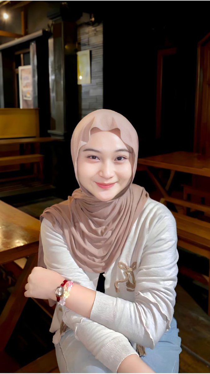 ArunaDinaaa's tweet photo. Hidup mengajarkan bahwa kekuatan lahir dari luka 🥰 https://t.co/BtYe2CgE3l
