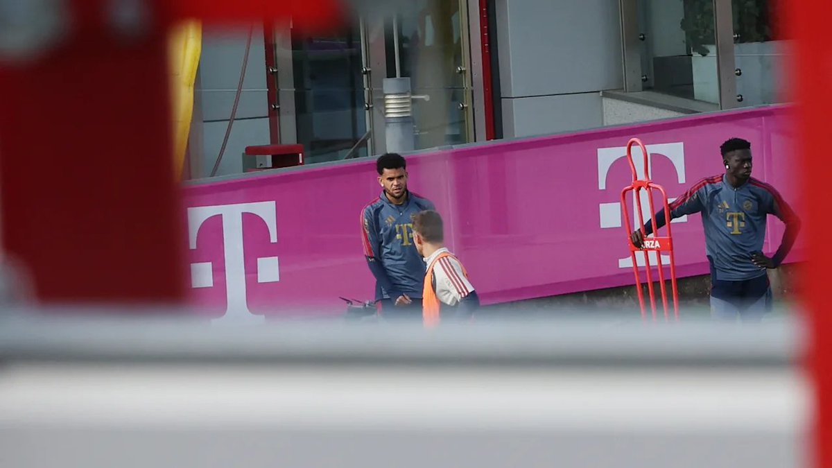 iMiaSanMia's tweet photo. BILD managed to catch glimpses of today's closed final training session despite the privacy screens. During one exercise, Luis Díaz, Harry Kane and Ismael Saibari were among those playing without bibs. They were playing against a team wearing bibs, which included Tom Bischof, Josip Stanišić, Jonathan Tah, Dayot Upamecano, Aleksandar Pavlović, Sacha Boey and Kim Min-jae [📸 @BILD]