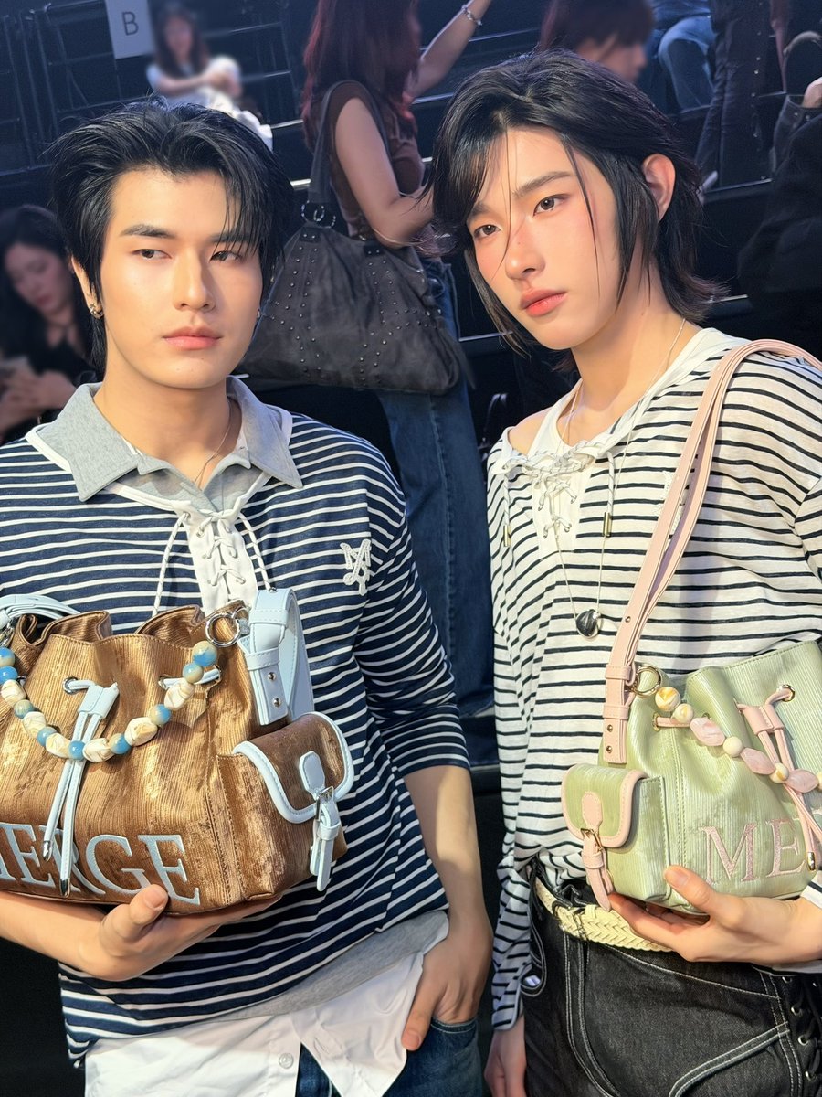 DomundiTV's tweet photo. จบลงไปแล้วสำหรับงาน SIAM PARAGON Bangkok International Fashion Week 2026 : MERGE presented by Amazing Thailand ✨

ขอขอบคุณ @Siam_Paragon และ “MERGE” ที่ให้เกียรติ “ภูผา” @phuuulix เเละ “เท็ดดี้” @teddyyy_____s ได้มาร่วมงานในวันนี้นะคะ 🥰

ขอขอบคุณแฟน ๆ ทุกคนที่มาเจอกัน รวมถึงแฟน ๆ ที่ส่งกำลังใจมาให้ทั้งสองคนด้วยนะคะ 🫶🏻

PHUPHA BIFW26 SIAM PARAGON
#SiamParagonBIFW2026xPhupha

TEDDY BIFW26 SIAM PARAGON
#SiamParagonBIFW2026xTeddy