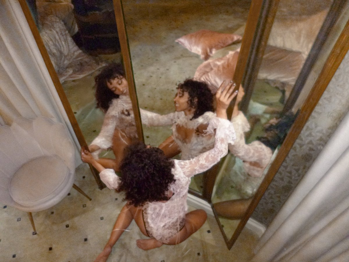 Tinashe tweet picture