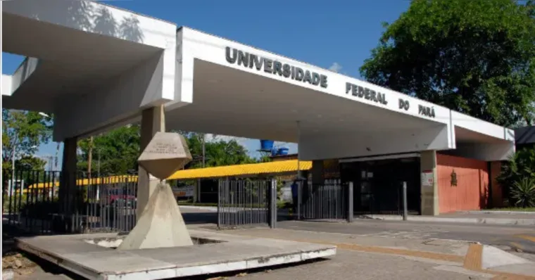 doldiarioonline's tweet photo. UFPA apoia UFPE após incêndios que destruíram laboratórios e ameaçam pesquisas essenciais para a ciência brasileira. A universidade pede investigação rigorosa e apoio para recuperar a estrutura. Saiba mais: https://t.co/lLFUSCDLWN
#UFPA #UFPE #Pará #Brasil https://t.co/QMealO7rPV