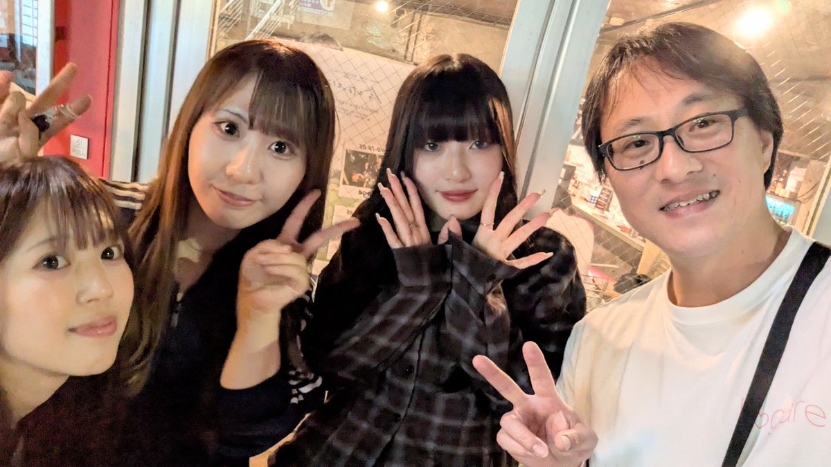 shunpyon814's tweet photo. kogareとしてのみれなは今日がラストだけど、そういうことに慣れすぎてて、ラストってことよりいいライブだったねってのが勝つのよ😊バンドやるために「学校辞めてきた!!」って俺に言ってくらいのみれなが決めたことだからきっといい決断だと思う��!とはいえまた2人になっちゃうkogareだ→
#kogare https://t.co/S40IGRnH1G