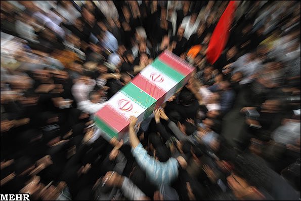 heydar110_a's tweet photo. ما با ارزوی اینکه این پرچمو بکشن روتابوتمون زندگی میکنیم💚🤍❤️ https://t.co/J4CQenV1IK