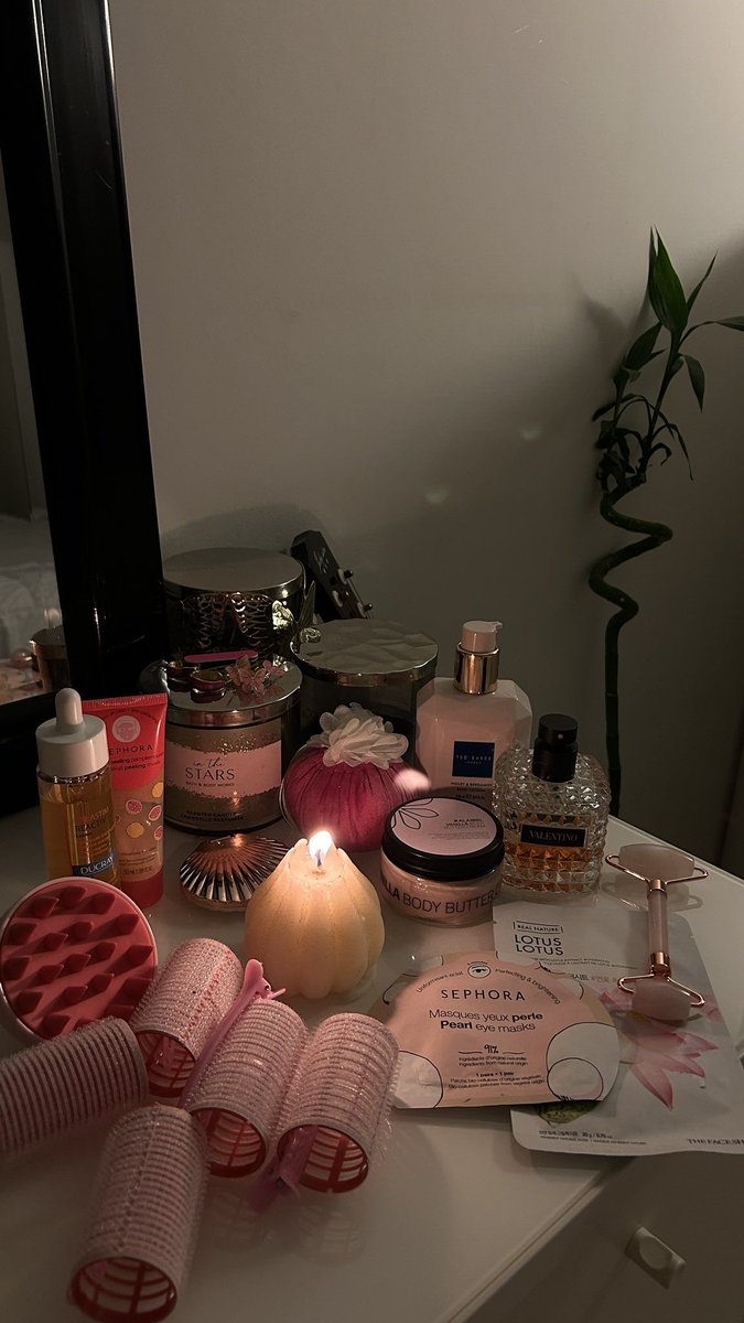 kyrapplee's tweet photo. Sudah selesai skincare an! Tinggal bobo! https://t.co/LsM1HWV1wk