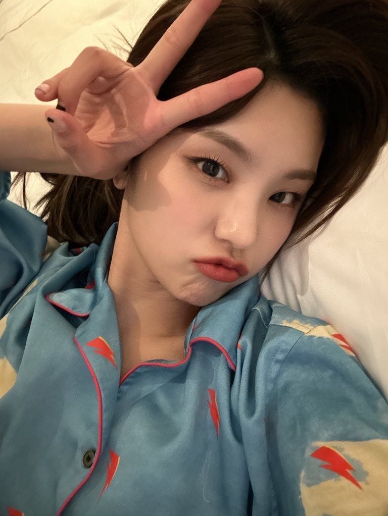 kyrapplee's tweet photo. Sudah selesai skincare an! Tinggal bobo! https://t.co/LsM1HWV1wk