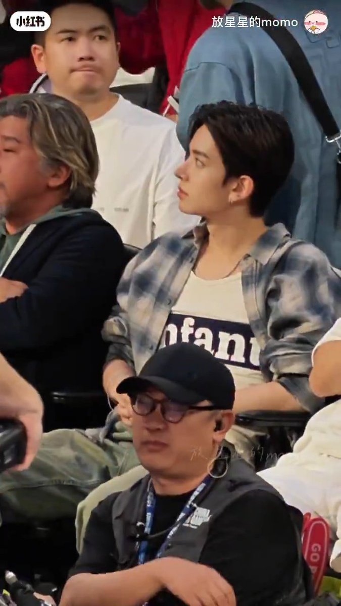 kdnkji's tweet photo. โห ดูดิยิ่งฮีซึงใกล้จะ 25 ออร่าฮียิ่งพุ่งมาก โคตรหล่ออะ 😭 https://t.co/YMqnpx41d2