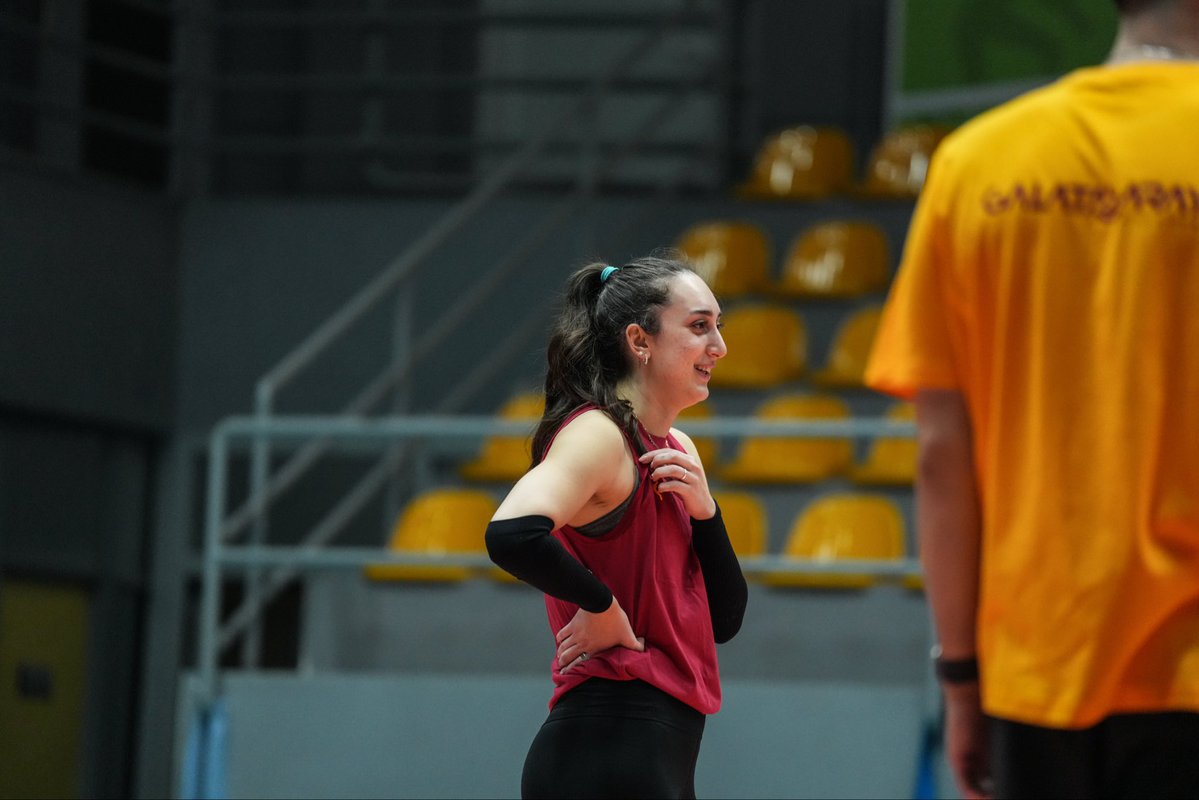 GSVoleybol1905's tweet photo. 📸 Nilüfer Belediyespor Eker maçı hazırlıklarımızı sürdürüyoruz. 

🦁 | #RuhunlaKükre #GoforSuccess https://t.co/Al72wiHgTF
