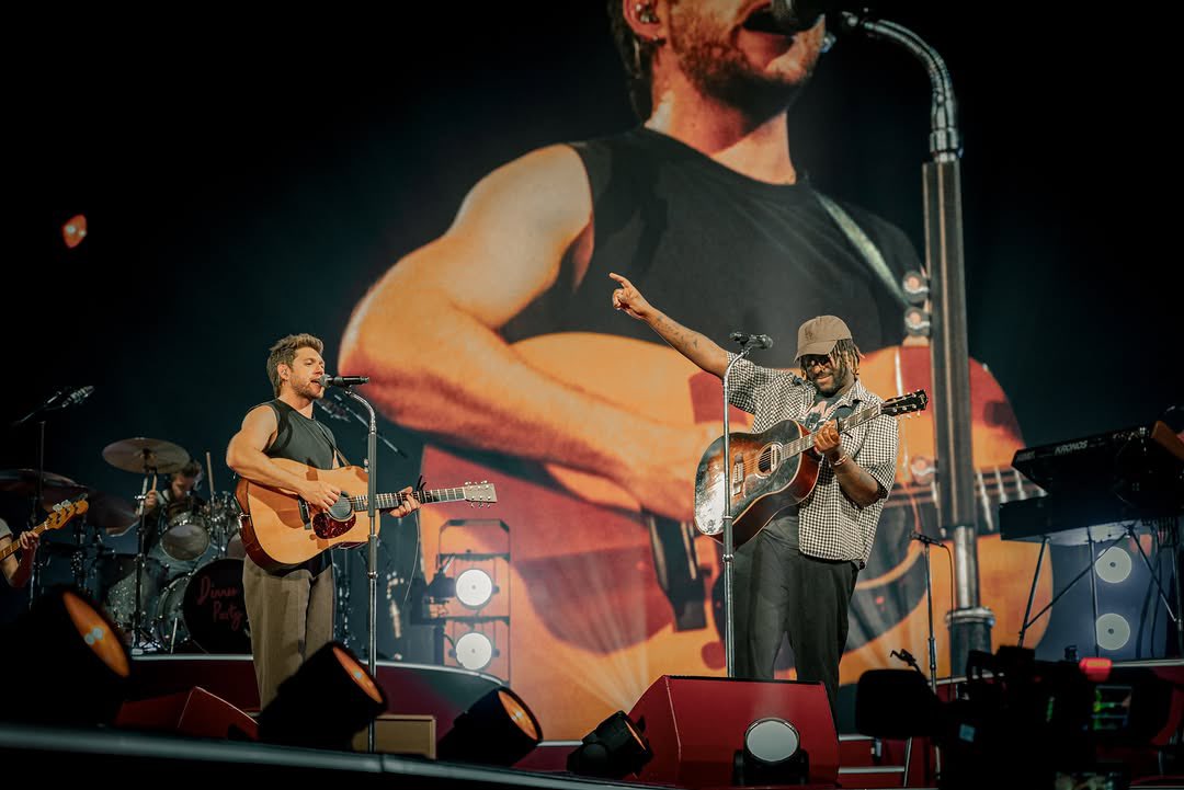 NHGALLERY93's tweet photo. Niall and Myles Smith performing their song “Drive Safe” in Berlin last night!
#DPLOTBerlin
via Myles Smith (IG) https://t.co/75xBf1214T