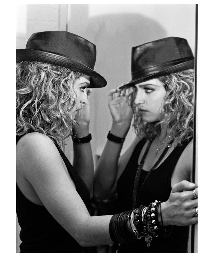 MRfansarchives's tweet photo. 📷 KEN REGAN — NEW PHOTO OUTTAKES 📷
stunning images, many of them previously unpublished, the book is accompanied by text from Rolling Stone writer Tomás Mier.

📷 Thanks to madonneexpressyourselfans for sharing these images. https://t.co/60woE40Cg5