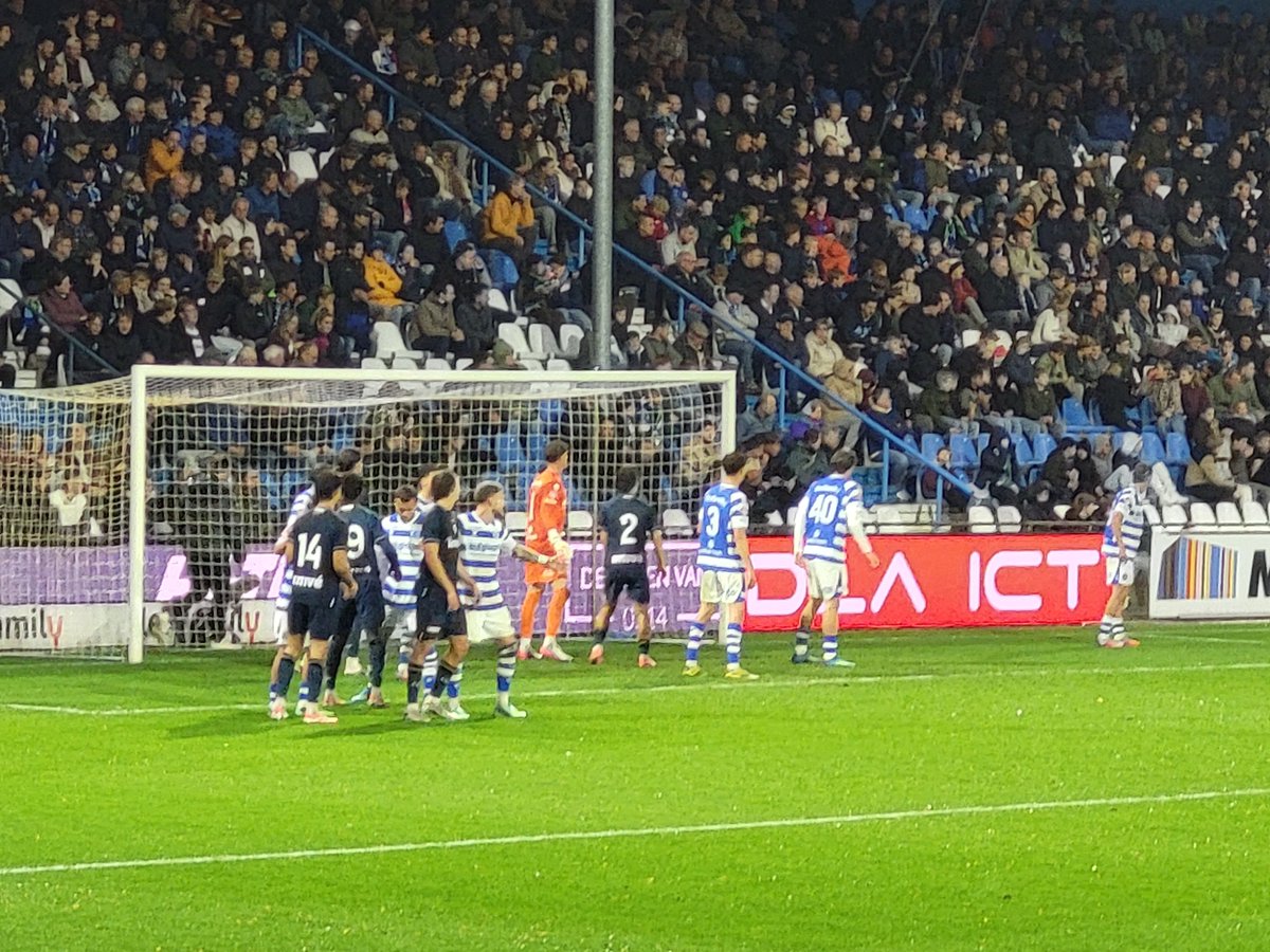 nielsvenus's tweet photo. De Graafschap maakt een achterstand ongedaan en wint met 2-1 van Jong FC Utrecht πͺ
Stadion De Vijverberg, Doetinchem π
#GRAutr #DeGraafschap #FCUtrecht #groundhopping https://t.co/pz87oyXoG6
