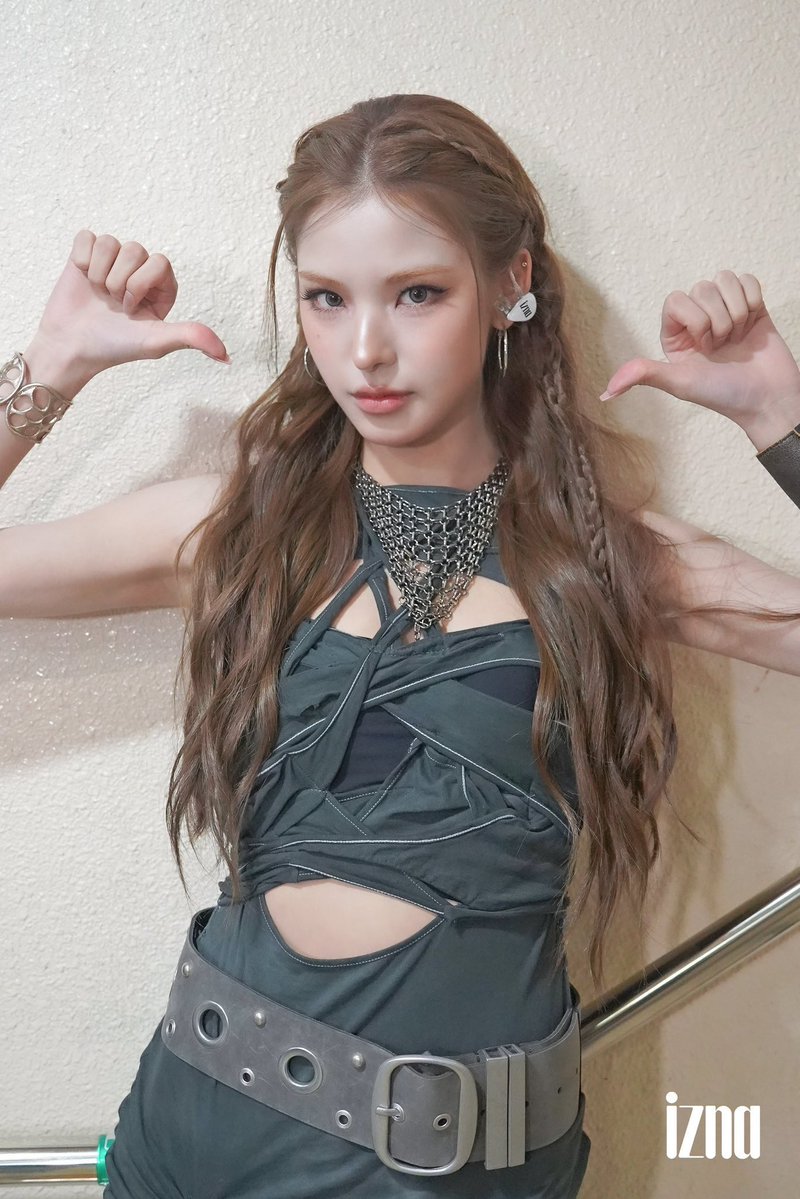 TOMIOKAMAIfr's tweet photo. 📸 › PHOTOS — 08.10.26

➜ photos behind de MAI pour «WHO DAT GIRL?» à Séoul

1/2

⊹ #마이 #MAI #TOMIOKAMAI #冨岡まい #IZNA #이즈나 https://t.co/ALQQqiNW9C