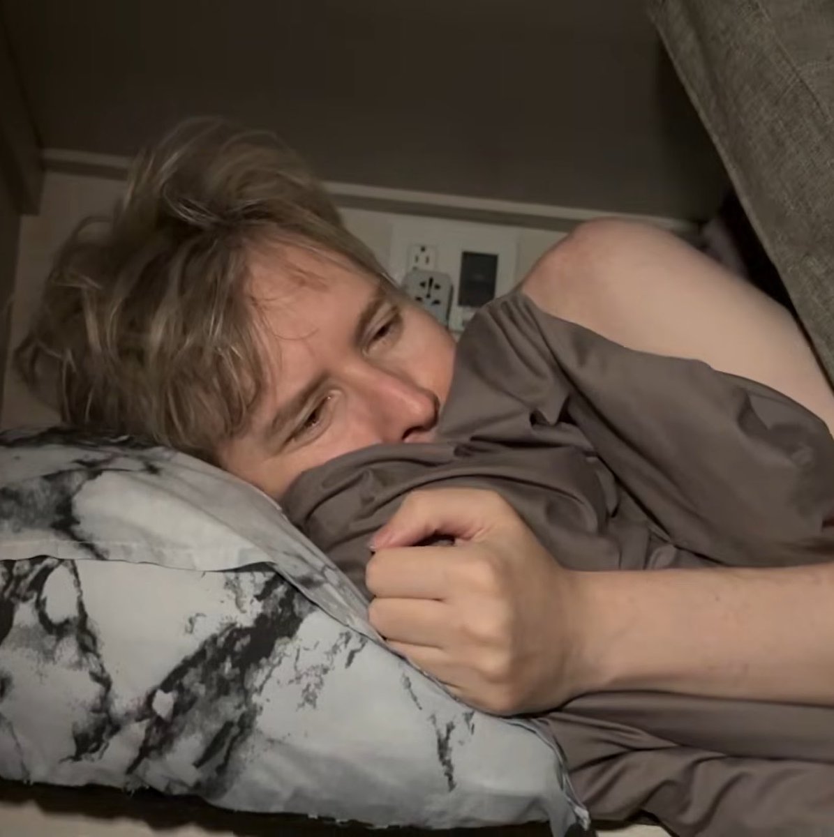 philsdykes's tweet photo. is this disgusting horrible brown haired man bothering you princess of my whole life and world and love?!???????????? https://t.co/gne5kBDwGl