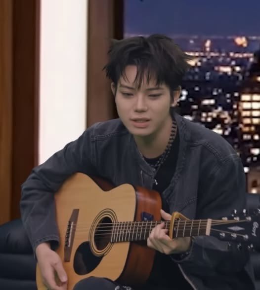 mara4sho's tweet photo. i miss guitarist ohyul so much https://t.co/Pi86KqqpNS