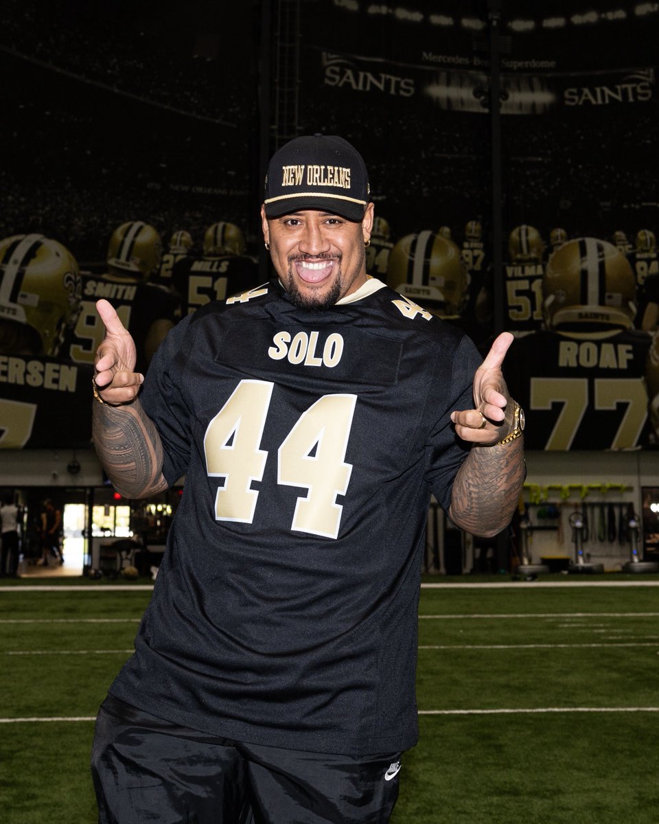 Saints's tweet photo. WWE Superstar Solo Sikoa stopping by practice today! 

He’s in town for Money in the Bank at the Smoothie King Center on Saturday

#Saints | @WWE https://t.co/dlUc2vCDKO