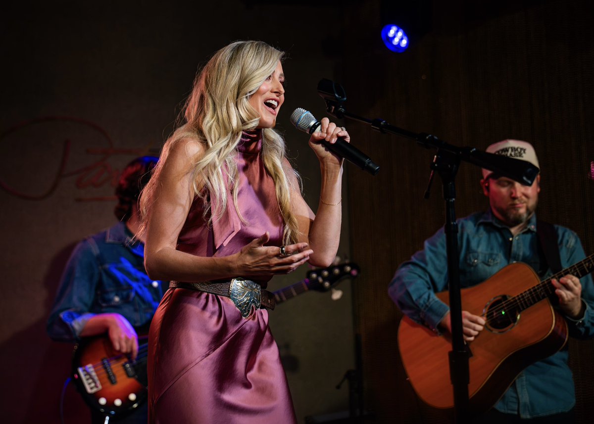 StephanieQuayle's tweet photo. I’m still trying to wrap my head around this unforgettable night with y’all celebrating The Seeker at Parton’s Live inside @DollyParton’s @songtellerhotel. God’s hands were all over it. 

Thank you for showing up, singing along, and celebrating this pivotatle moment in my career, and my life.

I am deeply grateful to the voices and musicians for joining me on stage to perform these songs live for the first time, being a part of this record, and making a little music city history. 

Thank you to the staff and teams that all came together to make this possible for all of us. 

@FramLeslie, thank you for your extraordinary introduction, and always showing up for me. I will always love you. 

Dolly, we hope you heard us up in heaven 🦋 Thank you for this beautiful memory we can always run back to 🤍

📸: @itskaylaeileen