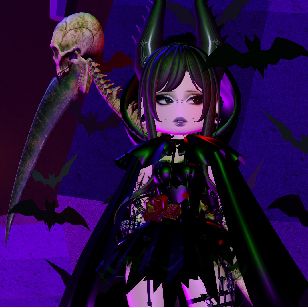 bunniblossomss's tweet photo. reposting some older pics of my reaper outfit 🖤🦇🪦⛓️

I LOVE HALLOWEEN 🎃🫶🏻

#royalehigh https://t.co/sHbxIK2cRd