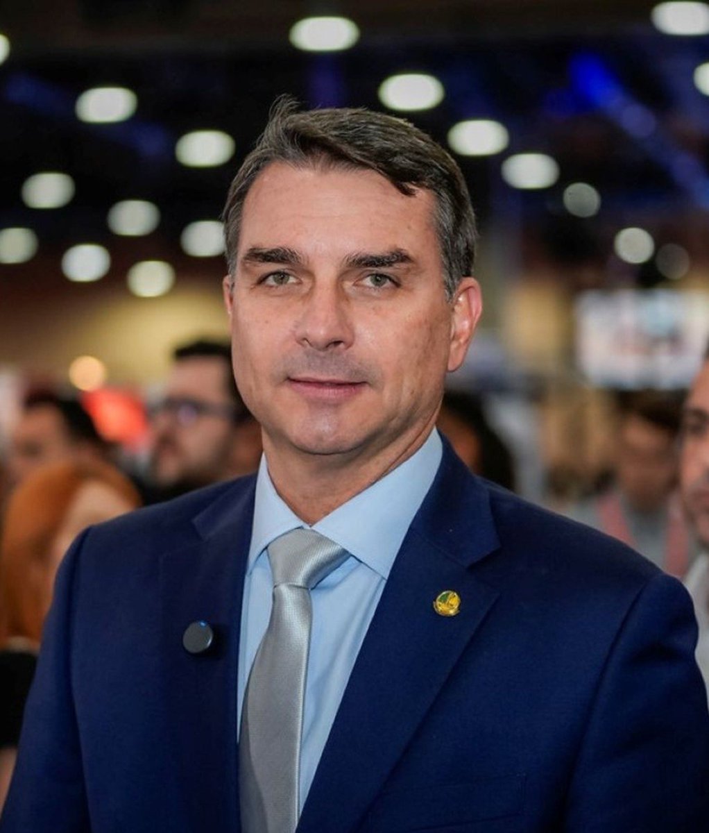 alucard_again's tweet photo. 🚨 Flavio Bolsonaro declara que irá votar 22 no segundo turno. https://t.co/h0OExfxDx8