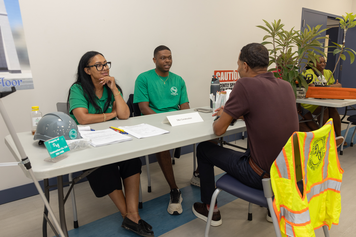BdaGovernment's tweet photo. More than 40 people attended Career Launch Bermuda: Upskill Drive at Bermuda College, connecting with employers, exploring apprenticeships and accessing Government-sponsored training opportunities.

Hosted by the Department of Workforce Development (DWD) in partnership with Bermuda College’s APACE division, the event brought together 11 employers and offered opportunities to register for courses in Allied Health, Hospitality, Information Technology and Artificial Intelligence.

Minister of Economy and Labour, the Hon. Jason Hayward, JP, MP, highlighted the importance of providing Bermudians with practical pathways to develop their skills and advance their careers.

Interested in apprenticeships, bursaries or training opportunities?

Visit https://t.co/BwnpRNT0K1 or call 297-7714.
