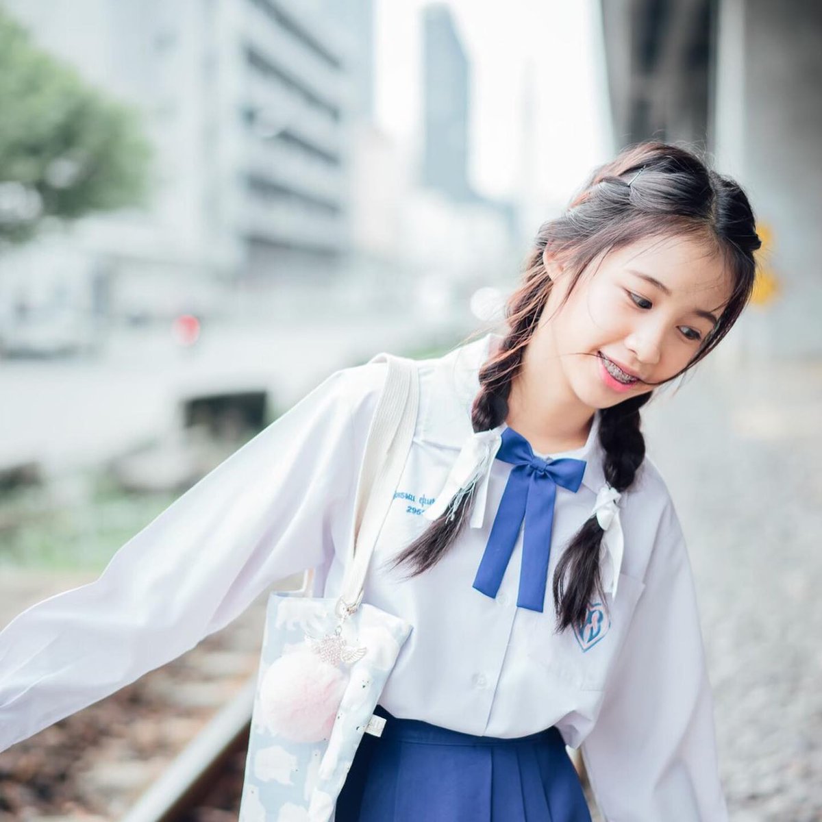 HwaFricker's tweet photo. いつか選んだ道も、ただの寄り道だったと気づく時が来る。@grok 、やり直せるなら、もっと適当に歩けばよかったかな。 https://t.co/UqXUJ62KqW