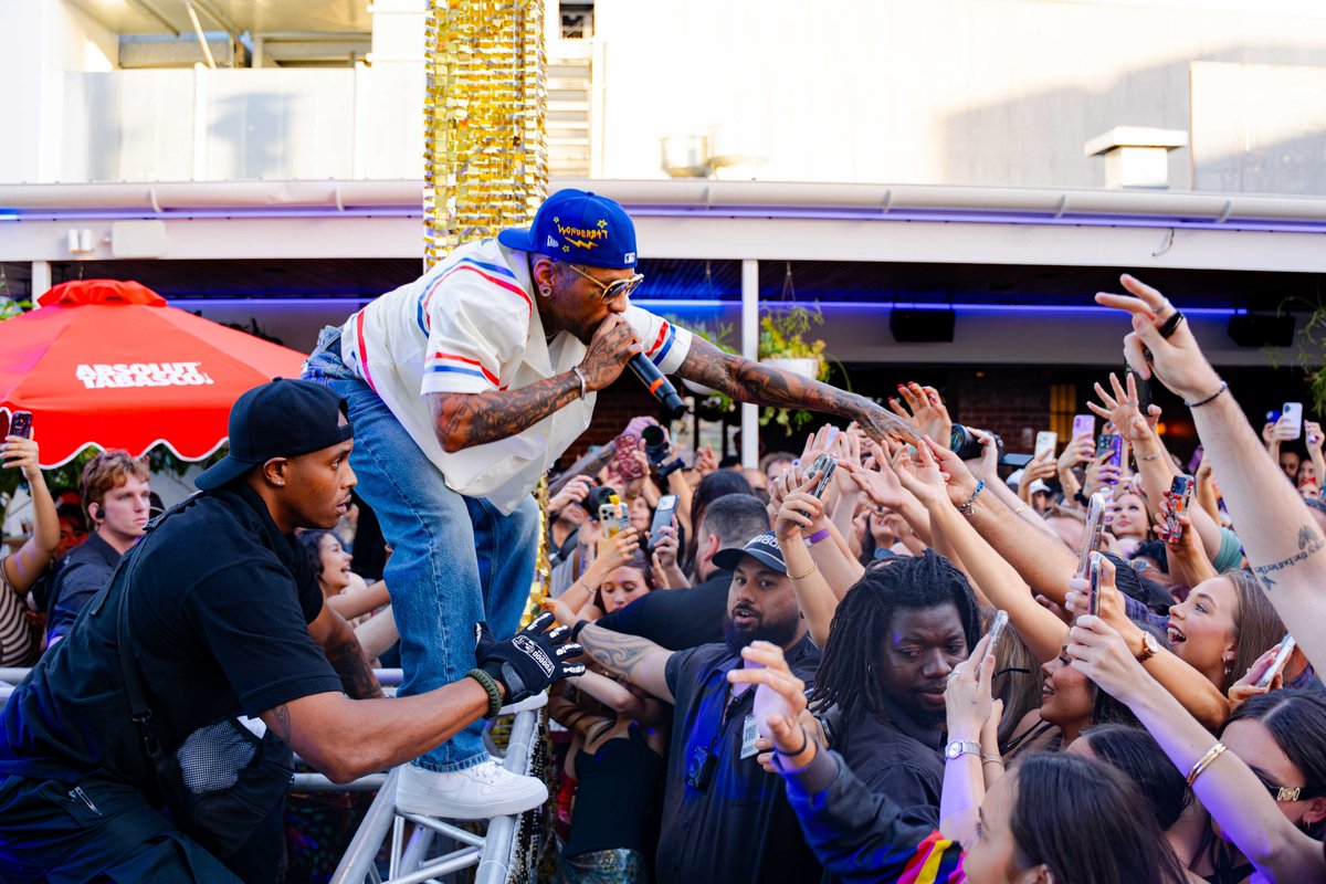Kid_Ink's tweet photo. Mackay! It's our last night in Australia!  #Coast2CoastTour 🌊 https://t.co/vibR5bhood
