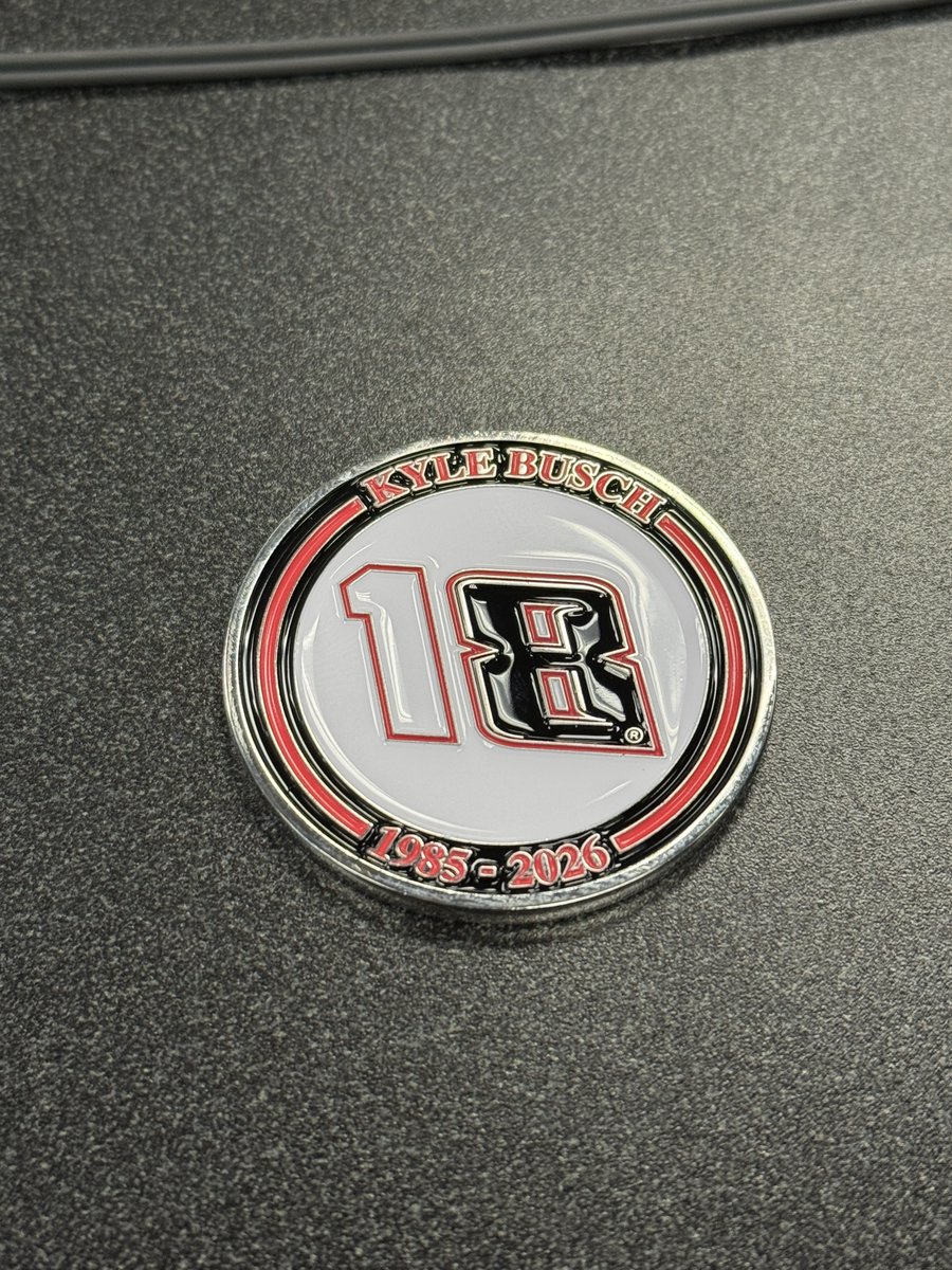 JohnNewby_'s tweet photo. #NASCAR - Samantha Busch had 15,000 of these Kyle Busch Celebration of Life Challenge Coins created to hand out to attendees tonight. 
She wanted to create this free event for the fans because they made Kyle's career happen.
This Challenge Coin is a gift to them. https://t.co/FsD1VCu7DN