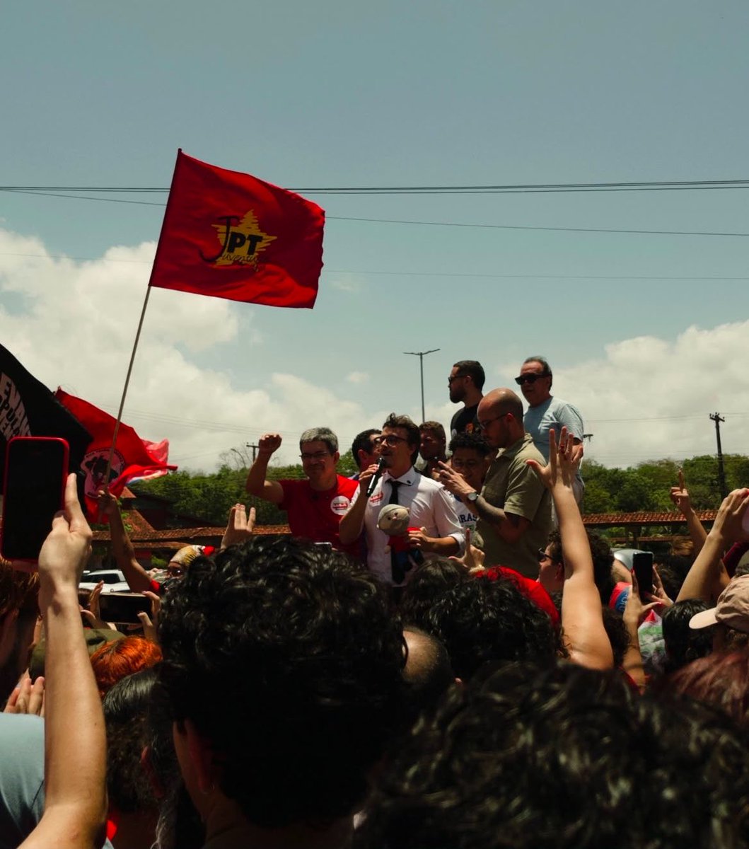 sofiatvrs_'s tweet photo. “pq se eles tem nikolas ferreira, nós temos ana elisa, se eles tem lucas pavanato, nós temos guilherme cortez” https://t.co/CenwFqumj9