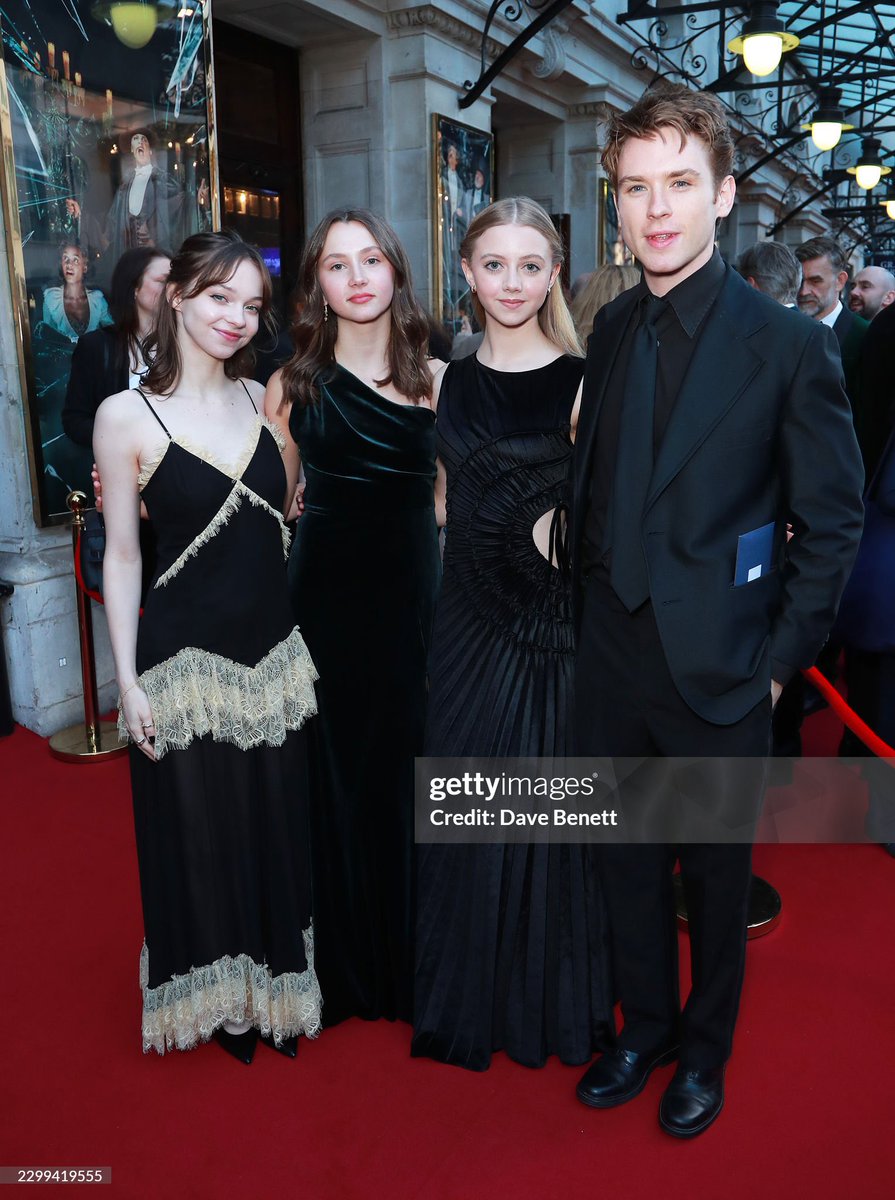 wensadms's tweet photo. Emma Myers with Kennedy Moyer, Evie Templeton and Oscar Morgan attending the 40th Anniversary Gala Performance of "The Phantom Of The Opera" in London 🙌🏻🙌🏻🙌🏻 https://t.co/vrDum3wBnv