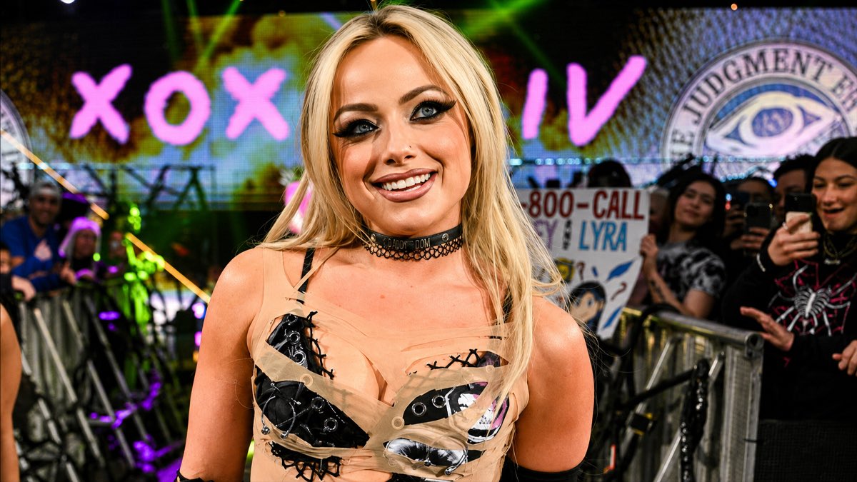 dpwinsiders's tweet photo. Report

According to DPW sources, Liv Morgan, AJ Lee, and Paige are currently the three betting favorites to win the Money in the Bank ladder match 🩷 https://t.co/jRqw5QxUZB