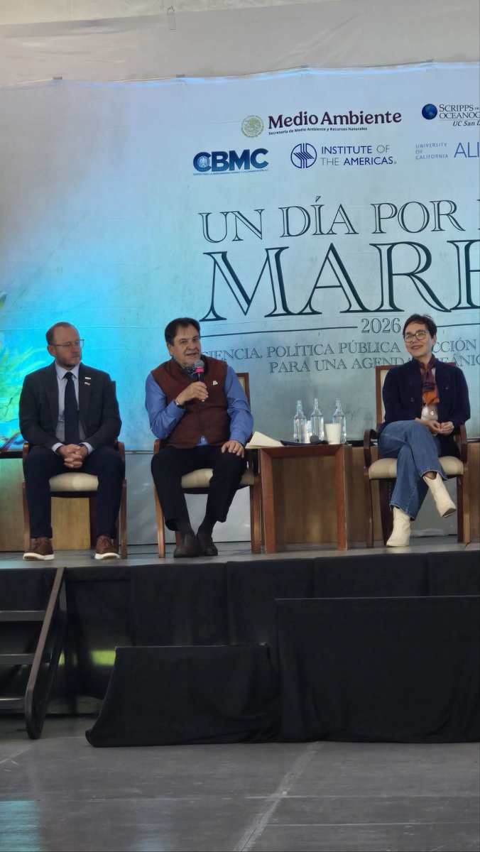 CEMDA's tweet photo. El CEMDA estuvo presente en Un día por los mares 2026, donde durante dos días de encuentro compartimos conocimientos y construimos conversaciones en torno al futuro de los ecosistemas marinos.

Desde la ciencia, las comunidades, la sociedad civil, el sector público y otros sectores, en el evento se reunieron distintas voces para reflexionar sobre los desafíos que enfrentan los océanos de México y las acciones necesarias para protegerlos. Porque conservar nuestros mares requiere ciencia, colaboración y acción colectiva.