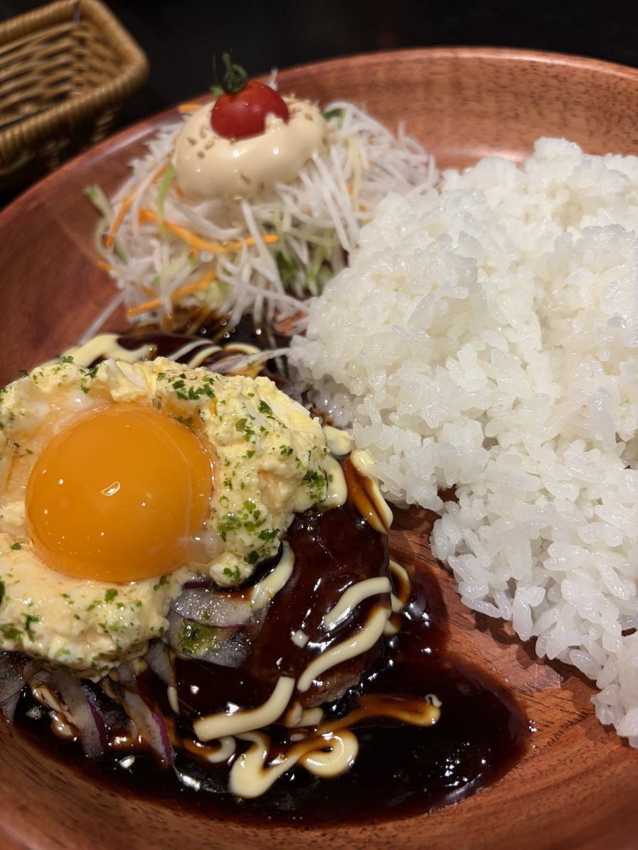 smi5m's tweet photo. 月見フェアのてりたま〜〜〜🤍 https://t.co/axlGFaB4Ia