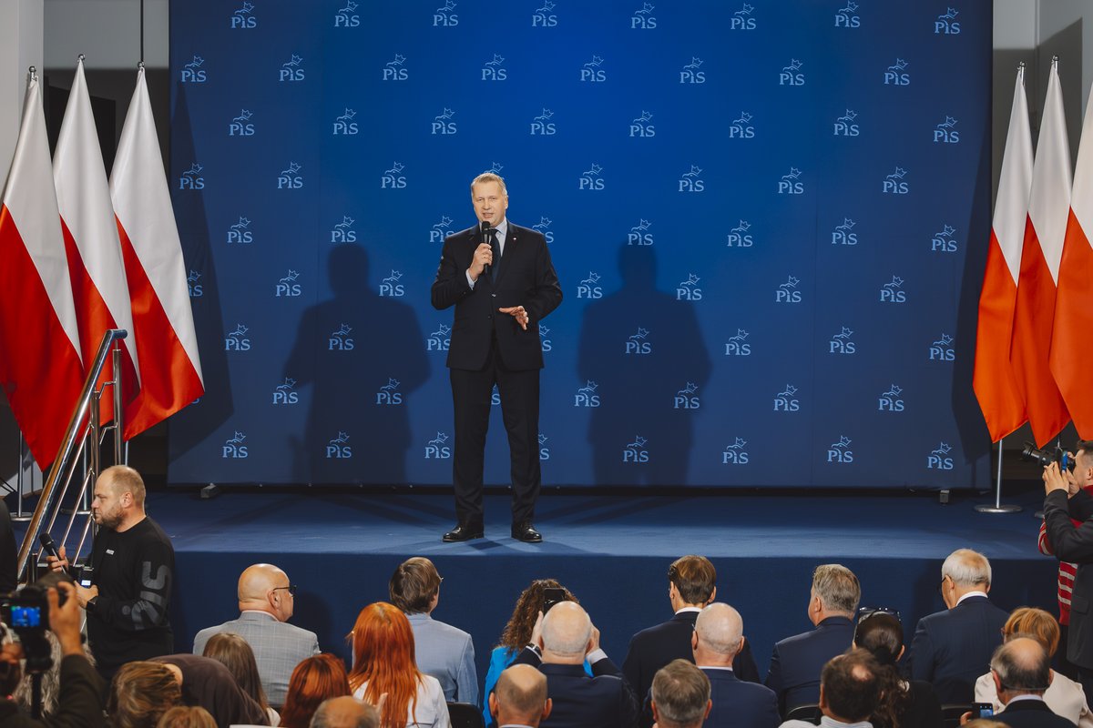 pisorgpl's tweet photo. 🔥 Gdynia! Dzięki, że jesteście z nami i za Wasze bardzo ważne rozmowy. Do zwycięstwa!
📸 Więcej zdjęć możecie zobaczyć na naszym Flickr: https://t.co/S9MTT3Xzgf
👉 Udostępnij! https://t.co/PTeKEW6dt8
