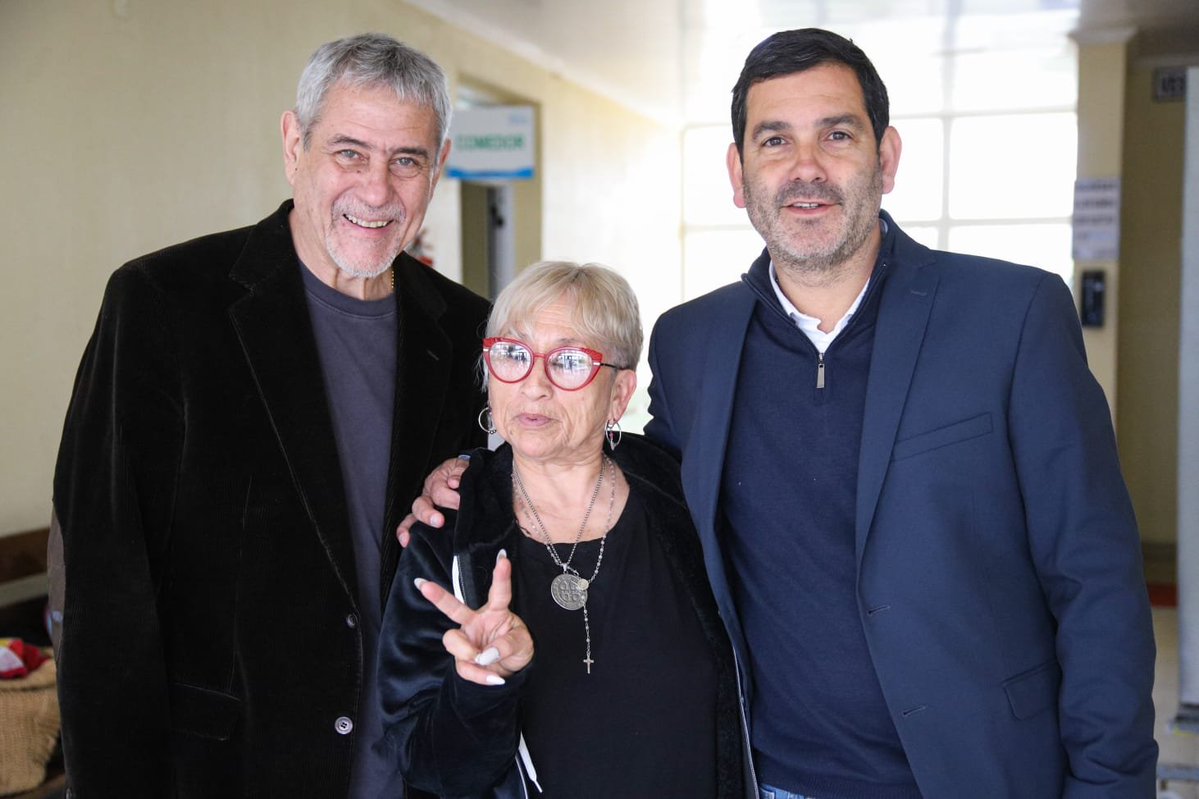 jorgeferraresi's tweet photo. EL TURISMO ES UN DERECHO, NO UN PRIVILEGIO

Junto al intendente Juan Pablo García recorrimos el Parque Termal de Dolores. 

La Provincia tiene una potencia turística enorme, y trabajar junto a los municipios para desarrollarla al máximo es una tarea permanente.

Desde hoy, los vecinos de Avellaneda van a poder visitar este parque con importantes descuentos para el grupo familiar.