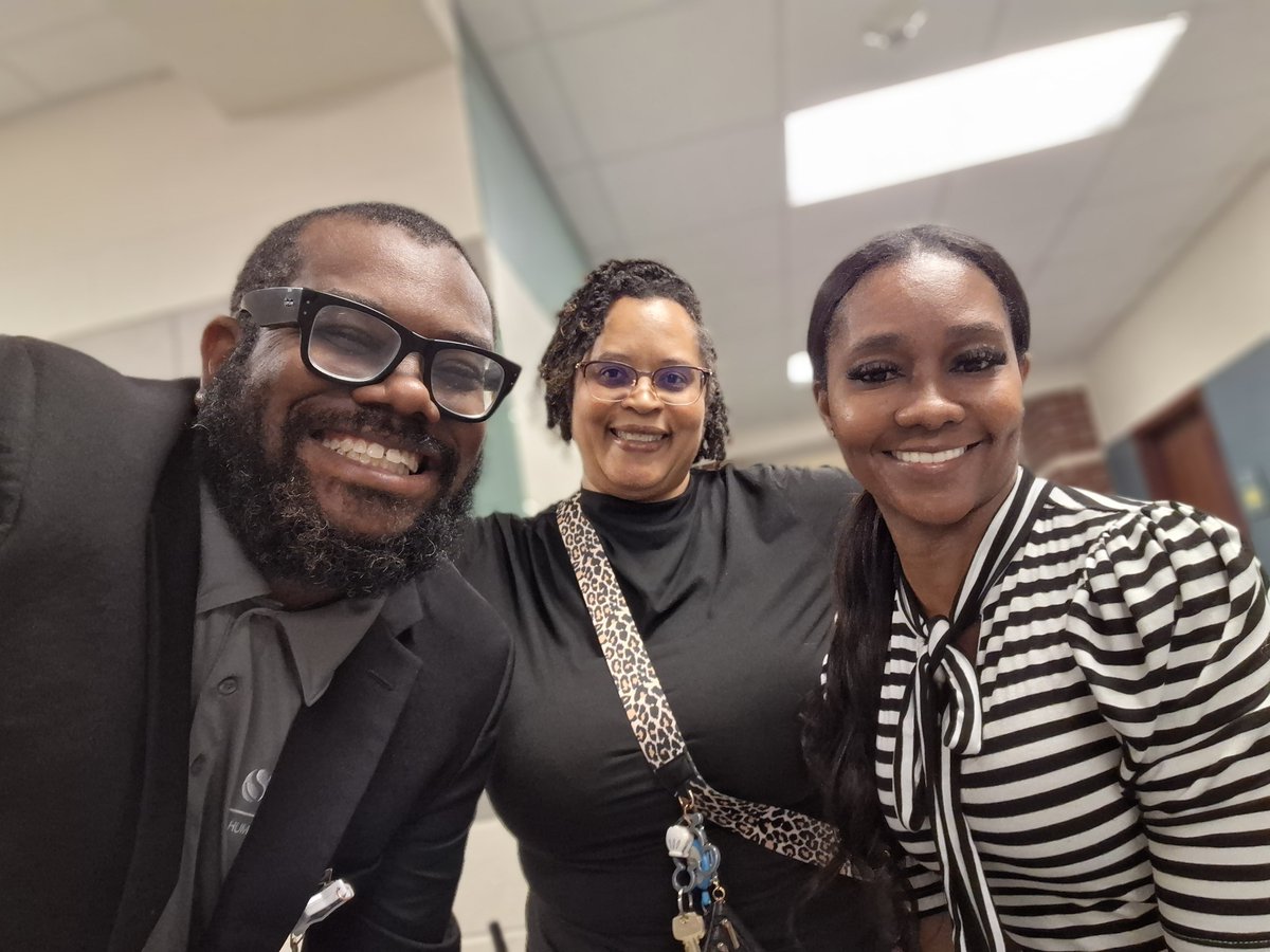 MrGoddard3's tweet photo. Blessed to encourage &amp; support our  new @springisd teachers w/ @Springisd HR! @TashaMTillman @PolkChevelle @SISD_Supe @LaTracyHarris @branbrotherton @ZapataAlisa @rlc1908 @Burchett_ES @MeyerElementary Mrs. Dixon Hall Mrs. Jackson Dr. Carter thx 4 the food! https://t.co/JDl2Xw9ezp