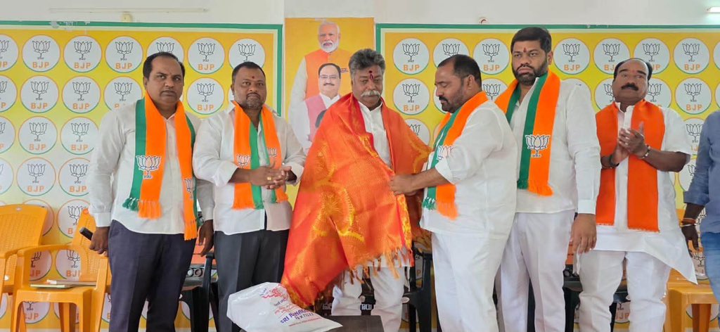 BJP4TSOBCMorcha's tweet photo. సంగారెడ్డి జిల్లా ఓబీసీ మోర్చా అధ్యక్షుడు కోణం విఠల్ ఆధ్వర్యంలో ఓబిసి మోర్చా జిల్లా మండల  నూతన కమిటీ సమావేశం నిర్వహించడం జరిగింది 
ఈ సమావేశానికి ముఖ్య అతిథులుగా రాష్ట్ర ఓబీసీ మోర్చా అధ్యక్షులు గంధమల్ల ఆనంద్ గౌడ్ గారు పాల్గొన్నారు https://t.co/ueTIYFDgD3
