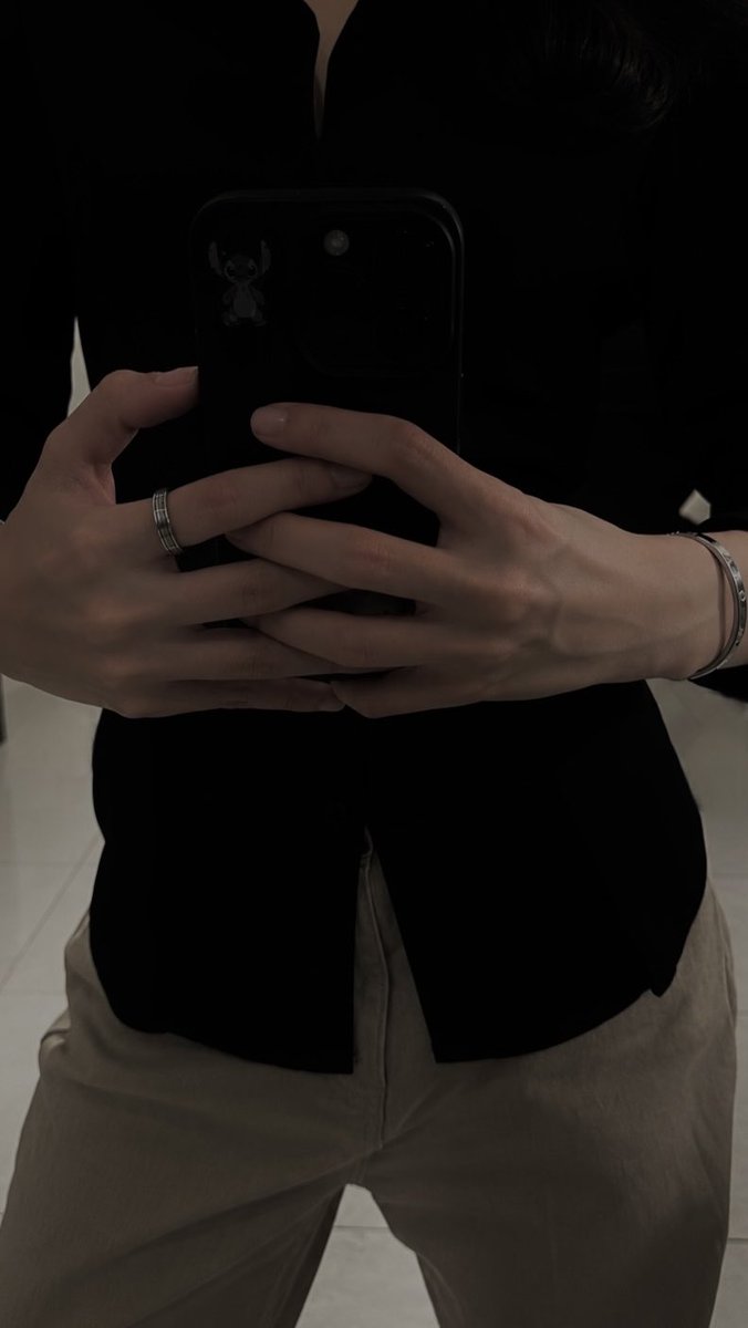 Olliil_'s tweet photo. 🐾 https://t.co/snmhD1DtH3
