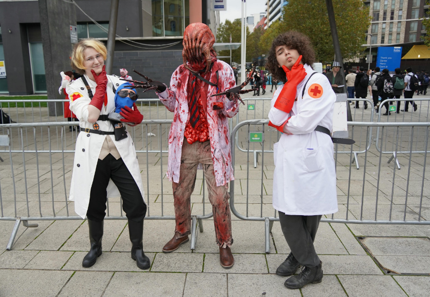 ValveCon's tweet photo. Just a few weeks to go until #MCMLondon! 

Our October meets tend to bring all the ghouls to the graveyard, are you joining in with the halloween spirit? https://t.co/lvjC57RGkU