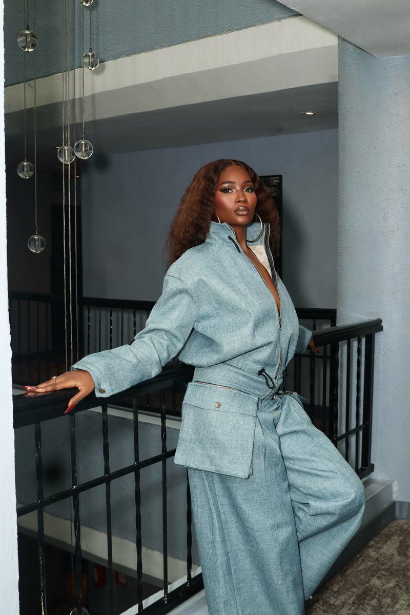 itisgoddessa's tweet photo. Never really had to do too much to show off, all I do is show up and the aura takes over! 👸🏽 
.
.
Styling: @princessdaprada 

#GoddessaOkechukwu https://t.co/ISSS3RTICg