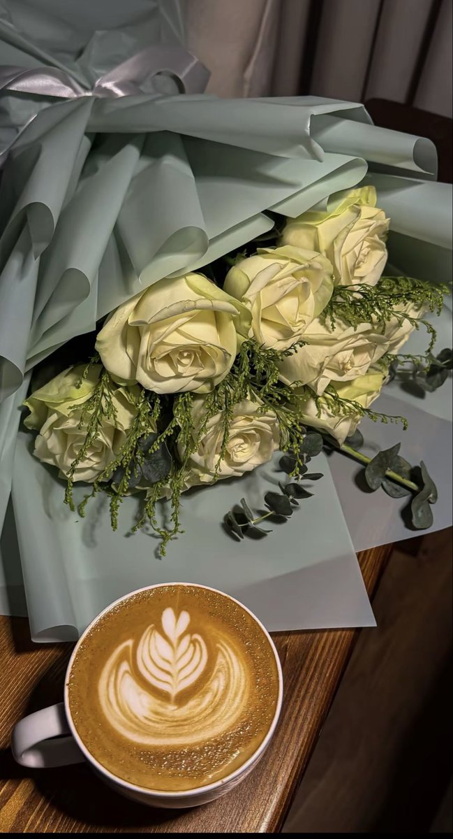 1m467's tweet photo. -
مَساء المَسرات والحُب والود .. 🤍☕️
و اللحظات الحلوه .. في كُوب قهوه مع من تُحب" https://t.co/sPZ7kBWoeQ