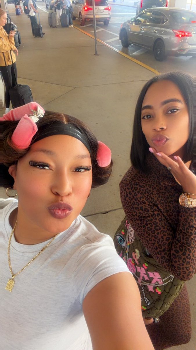 AlwaysShanell's tweet photo. We made it 💕💕💕 @KeyLove_Minaj  #Xtakeover https://t.co/9KbbBnYehV
