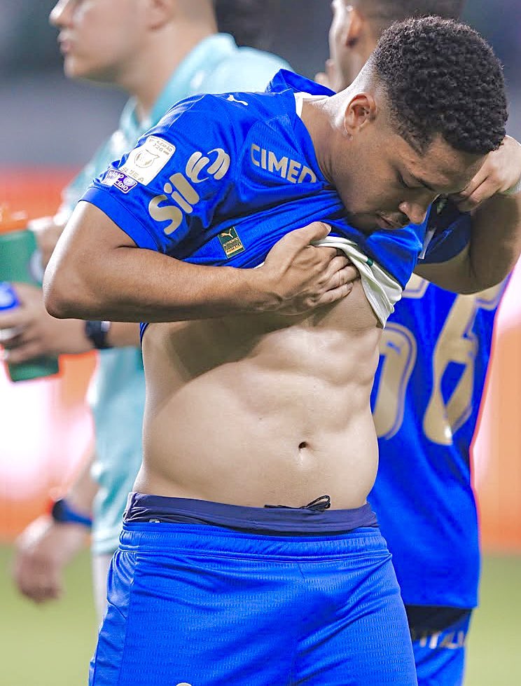 futebolcrush's tweet photo. Um gostoso que se chama Vitor Roque https://t.co/Dn0sBCe6BQ