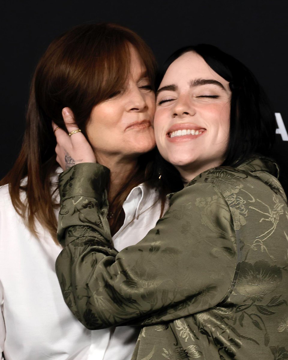 poptime's tweet photo. Mãe de Billie Eilish compartilha stories em defesa de Lula e acusando a Meta de silenciamento durante as eleições: “Estou tão preocupada que o Brasil siga o caminho retrógrado dos Estados Unidos.” https://t.co/yQzwfaxDS1
