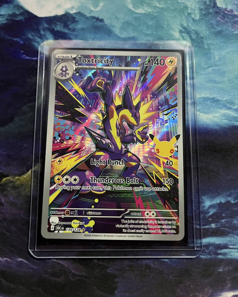 thatguyliv3's tweet photo. Last nights awesome pulls!! Live every Thursday opening packs!!! #Pokémon #pokemoncards https://t.co/ZBlhsNvjP9