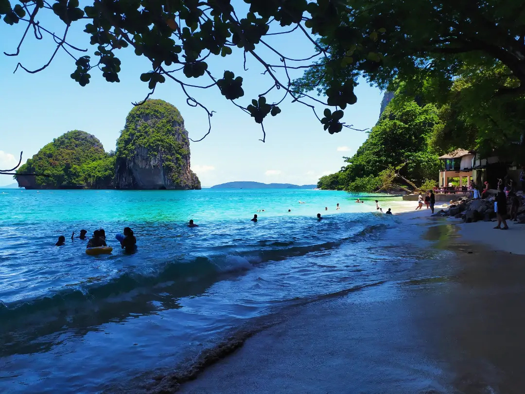 radtec68's tweet photo. Relaxed vibes at Railay Beach. https://t.co/2nyOgUqVrb