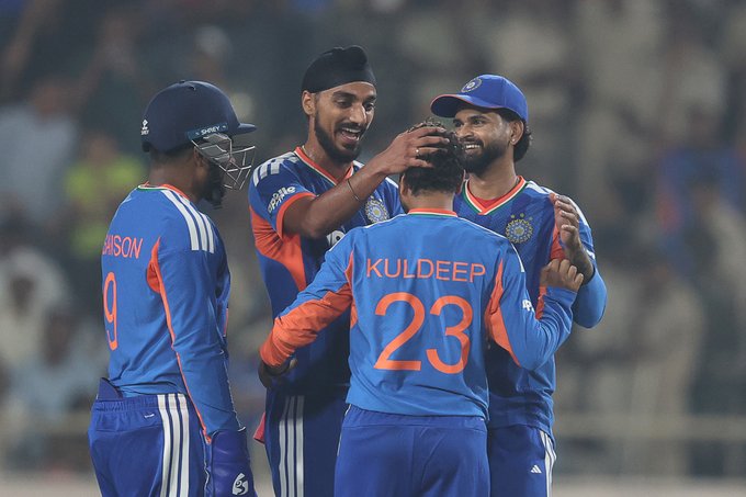 Kuldeep Yadav strikes with the huge wicket of Sherfane Rutherford☝️