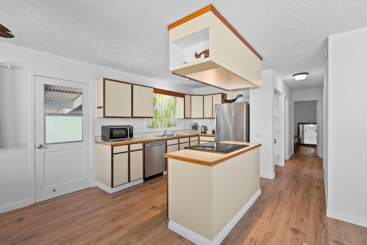 1stIslandRealty's tweet photo. 🏡 OPEN HOUSE IN KAILUA-KONA! 🌺

📍 Location: 77-6514 Sea View Circle, Kailua-Kona, HI 96740
📅 Date: Thursday, October 9th
⏰ Time: 10 AM – 1 PM
🏡 Hosted by: Lori McNeel | RS 84022

Stop by, take a look around, and imagine making this island home your own! https://t.co/fMr7X6r7Fn