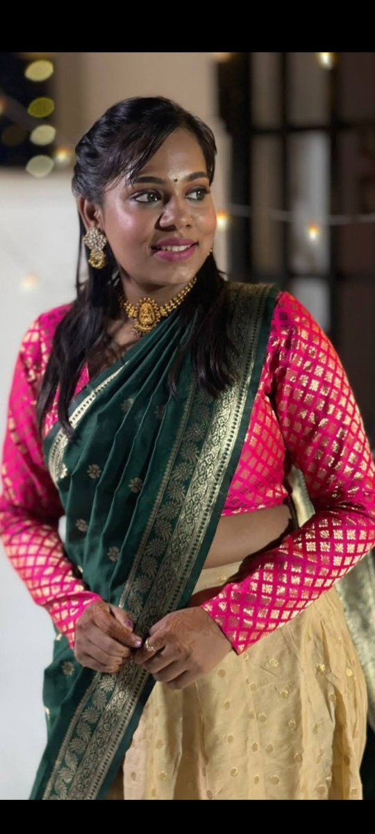 Lathaj95x's tweet photo. @Rahulujzz Latha pondati ku pakkathu veetu pasanga na romba pudikum https://t.co/27DfVLrhYq