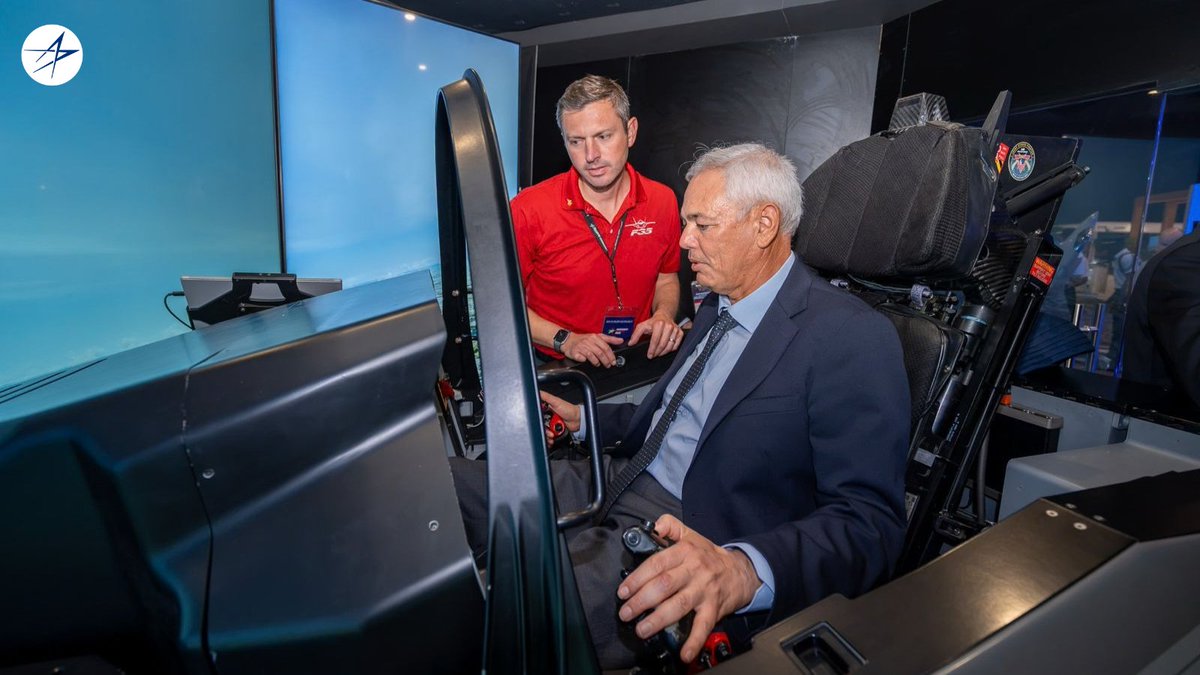 LMMiddleEast's tweet photo. Our F-35 cockpit demonstrator was front and center at @MAS_Airshow_ma. 🇲🇦

We welcomed Lt. Gen. Fouad Moumen, Chief of the 4th Bureau at the General HQ of the Royal Moroccan Armed Forces, for a demonstration of the F-35’s situational awareness and combat readiness capabilities. https://t.co/KgvDjQsgiN