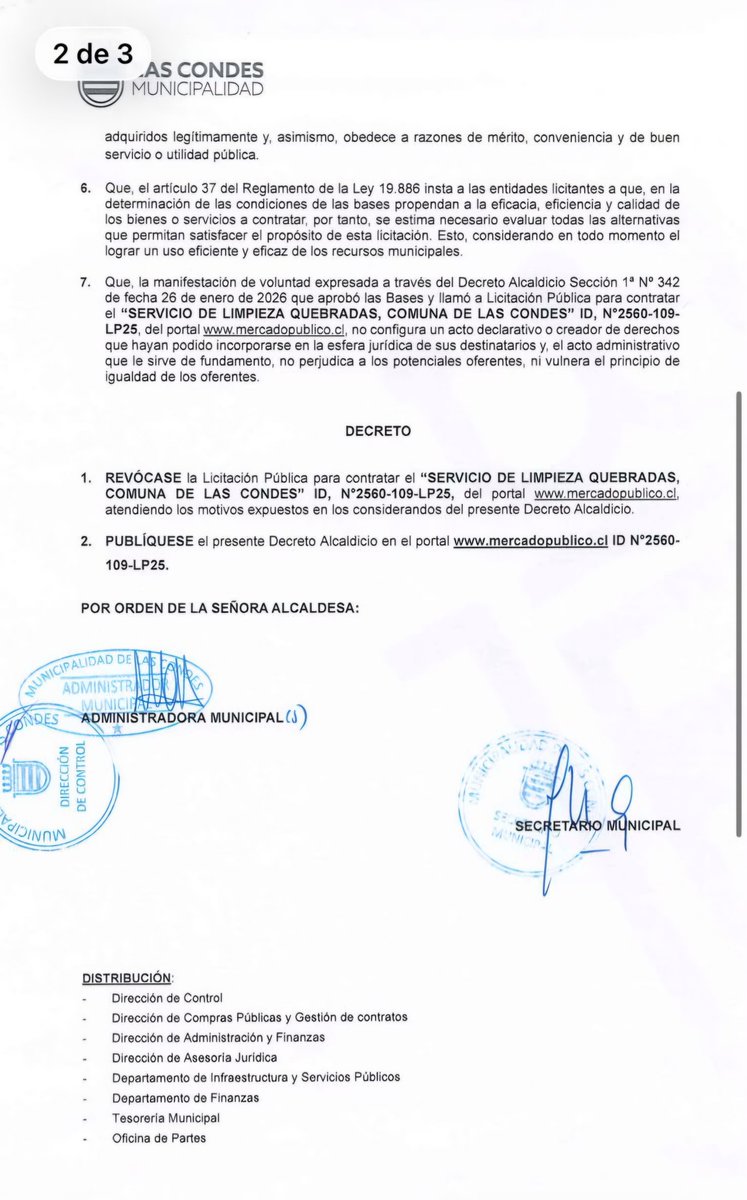 CATA_a_secas's tweet photo. En febrero 2026 la Municipalidad de Las Condes revocó la licitación pública para contratar el "SERVICIO DE LIMPIEZA QUEBRADAS, COMUNA DE LAS CONDES". 
Acompaño documentos. https://t.co/Js25FXK4V1