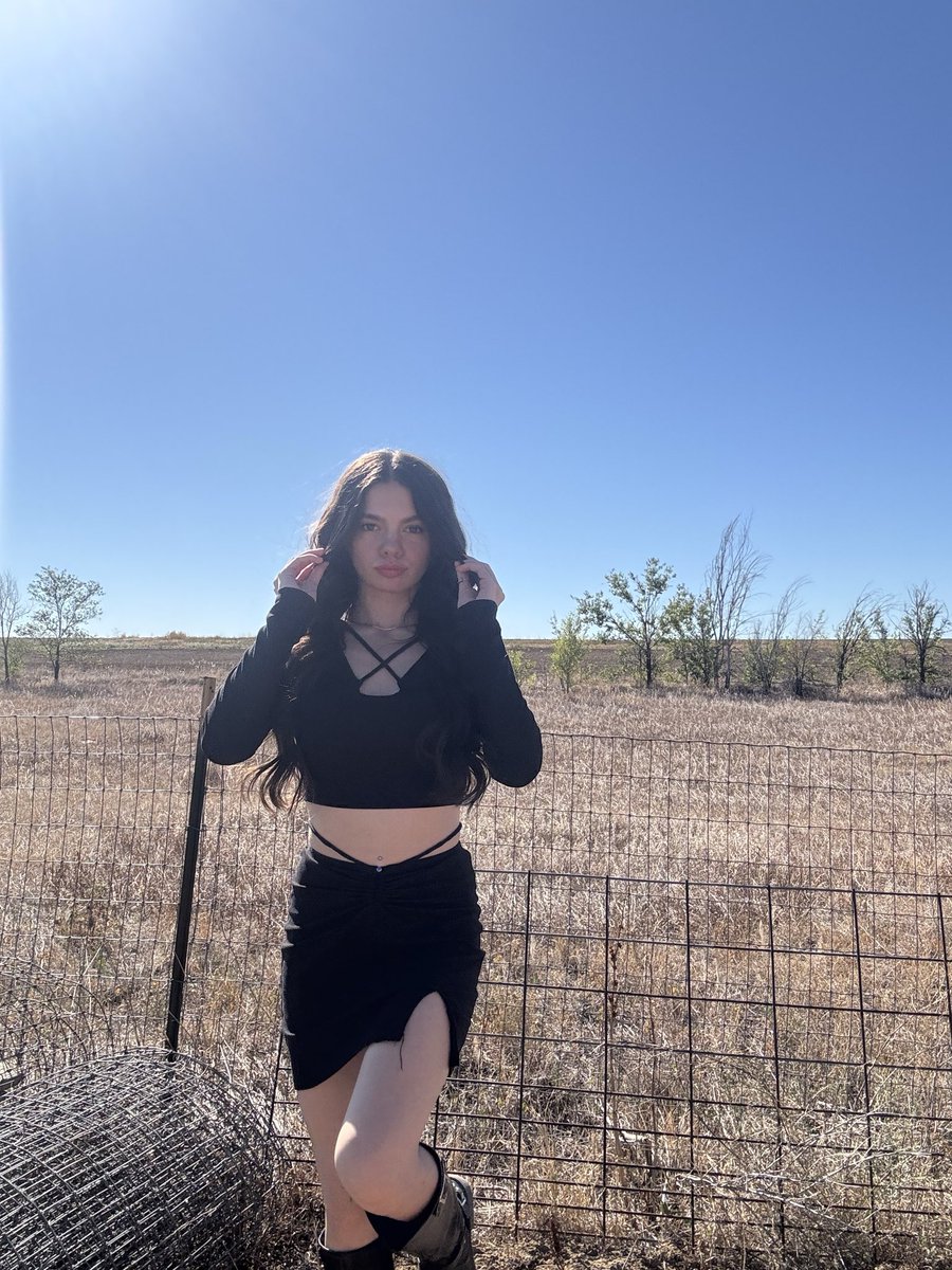 MollyGioso's tweet photo. Every days field day 🦇 https://t.co/fNCbwLvD4e